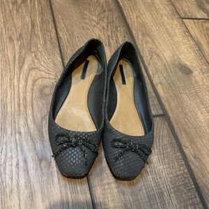 Tahari Inca Bow Ballet Flats Textured Charcoal Women’s Size 7.5 M Slip On Shoes